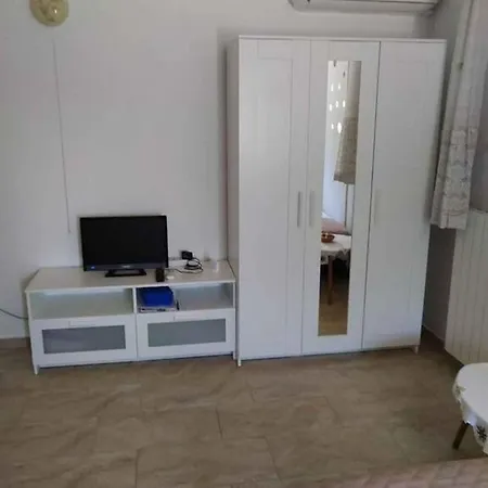 Apartamento In 41896 Mali Lošinj